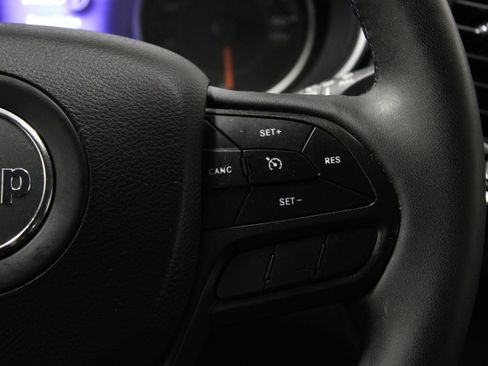 Used 2022 Jeep Cherokee Trailhawk w/ Comfort/Convenience Group AWD/4WD image 21