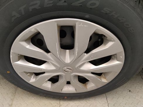 Used 2018 Nissan Rogue S AWD/4WD image 31