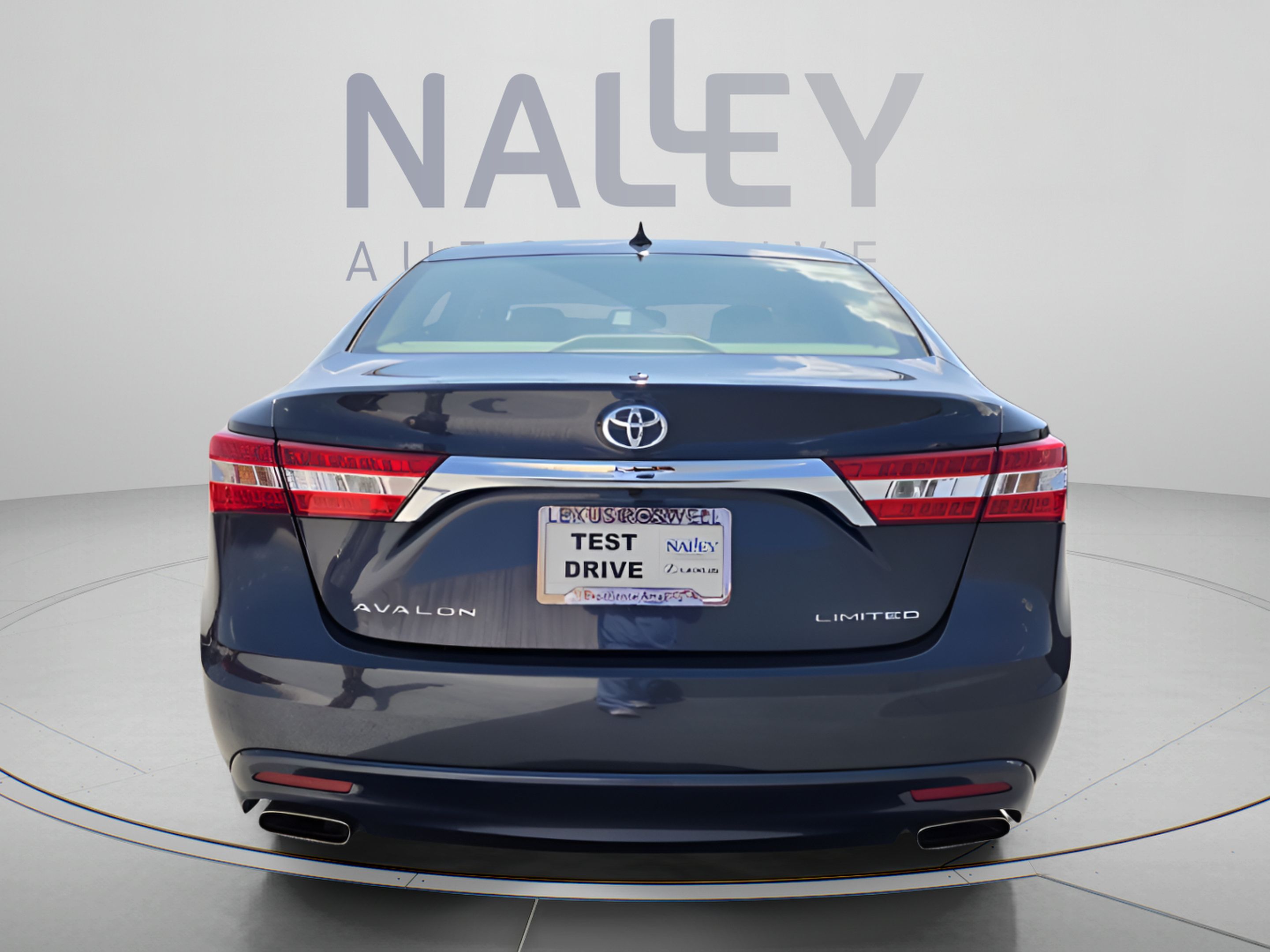 Used 2015 Toyota Avalon Limited FWD image 4