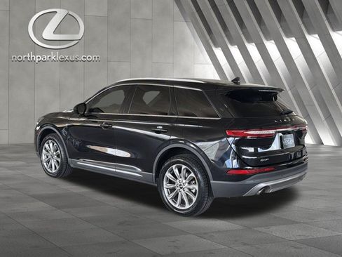 Used 2022 Lincoln Corsair FWD w/ Premium Package image 2
