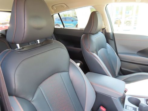 Used 2024 Subaru Crosstrek 2.5i Limited AWD/4WD image 31