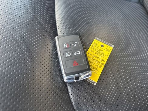 Used 2020 Land Rover Range Rover HSE image 36