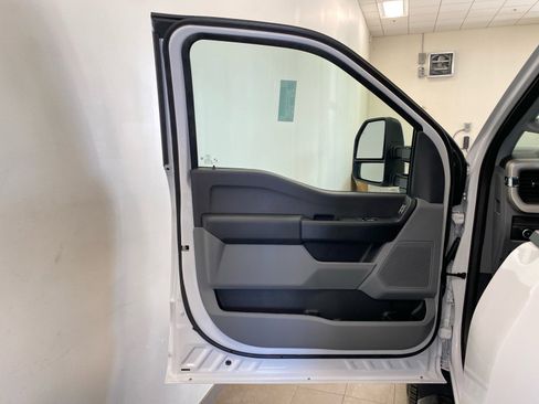 New 2026 Ford F550 4x4 Regular Cab Super Duty image 9