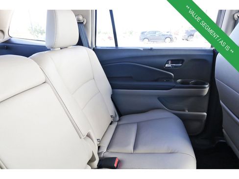 Used 2020 Honda Pilot Touring image 14