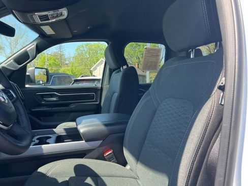 Used 2025 RAM 1500 Big Horn AWD/4WD image 3