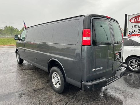 Used 2017 Chevrolet Express 3500 Extended RWD image 8