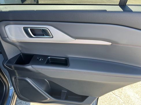 New 2026 Ford Explorer Active RWD image 48