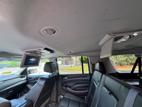 Used 2018 Chevrolet Suburban LT AWD/4WD image 10