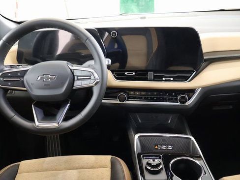 New 2026 Chevrolet Equinox ACTIV image 13