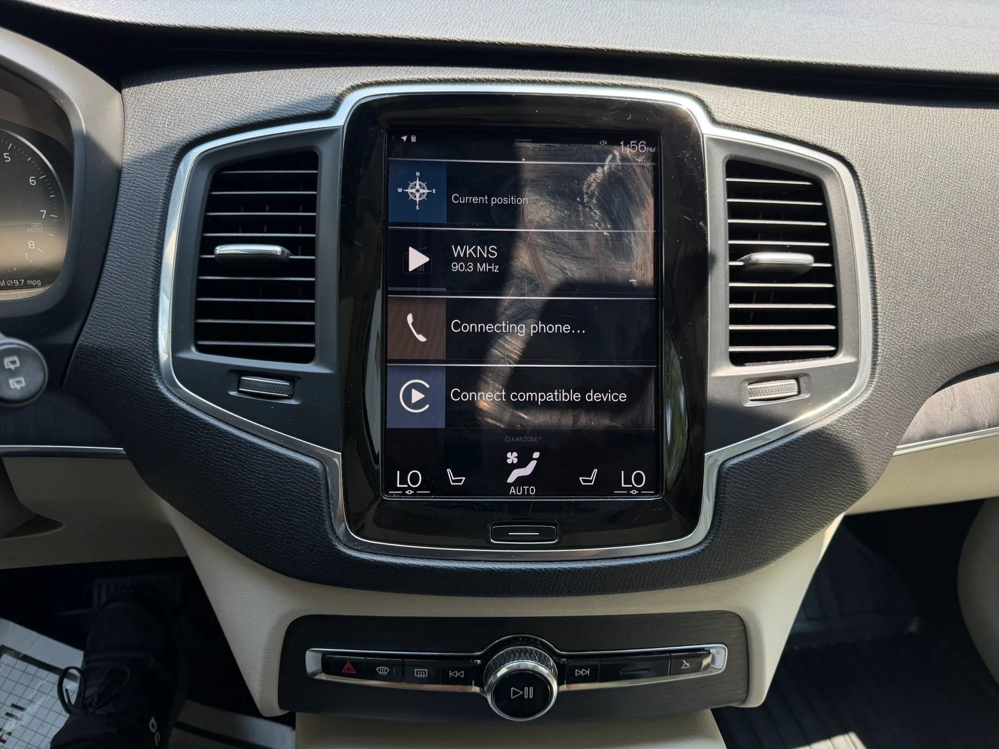 Used 2020 Volvo XC90 T6 Momentum w/ Protection Package Premier AWD/4WD image 32