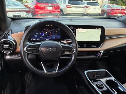 Used 2025 Chevrolet Equinox ACTIV w/ Safety and Technology Package AWD/4WD image 30