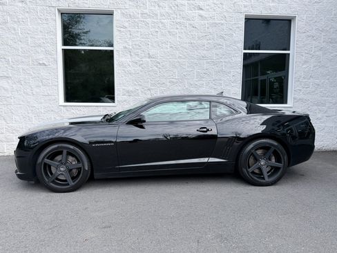 Used 2010 Chevrolet Camaro SS RWD image 3