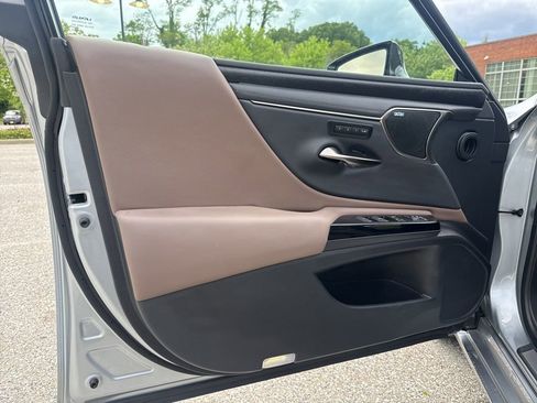 Used 2025 Lexus ES 350 Ultra Luxury FWD image 13