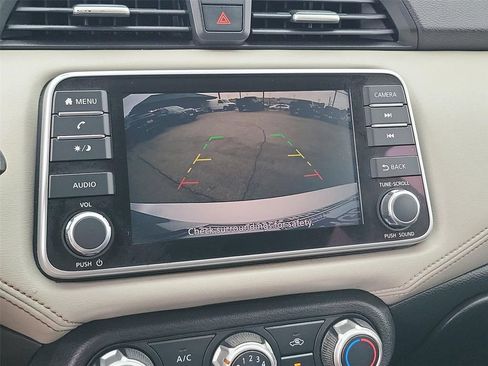 Used 2020 Nissan Versa SV FWD image 7