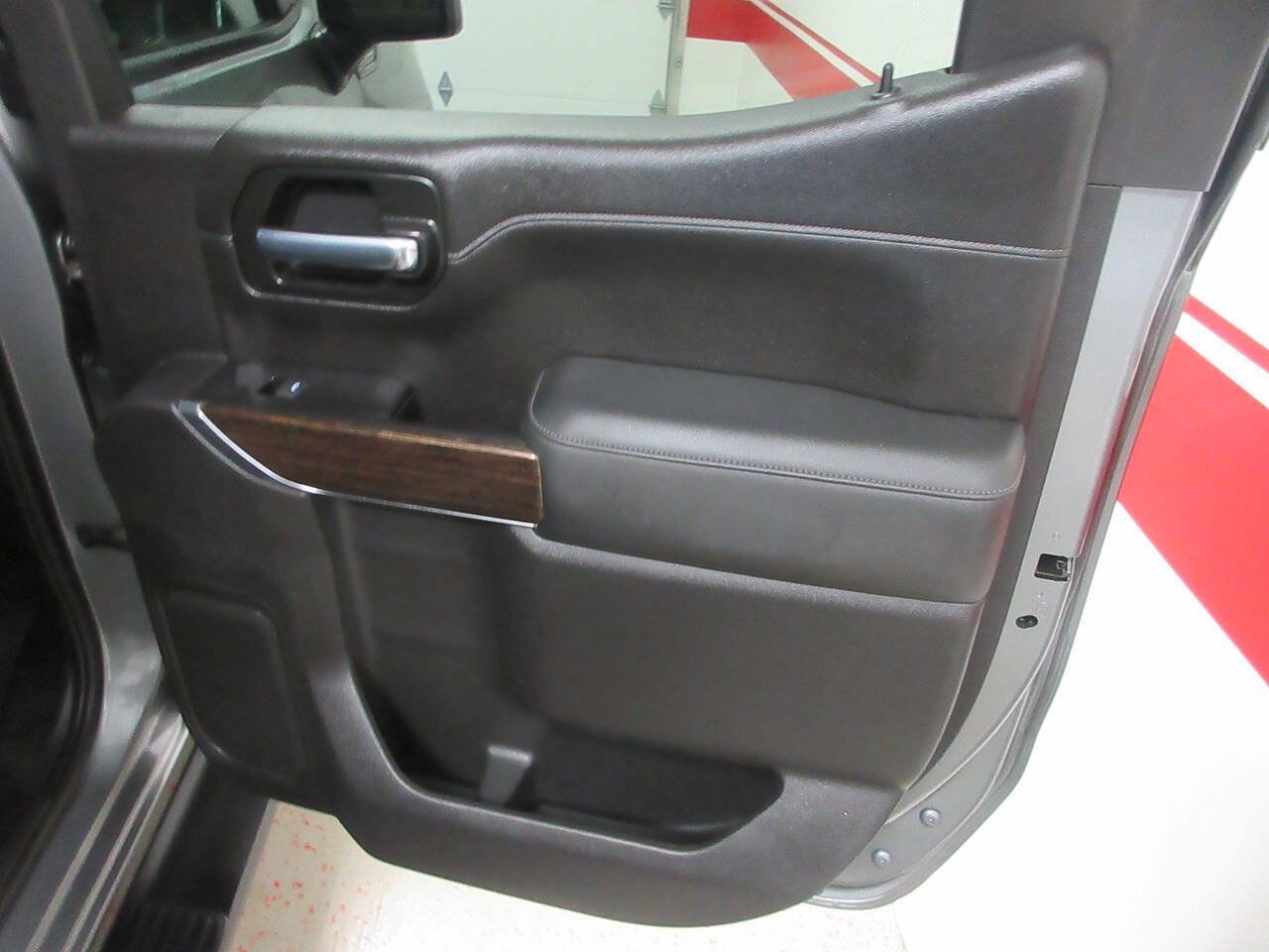 Used 2020 GMC Sierra 1500 Elevation w/ Elevation Value Package AWD/4WD image 23