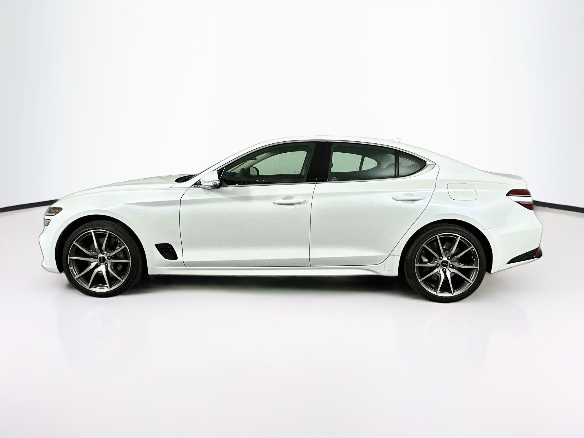 Used 2026 Genesis G70 2.5T RWD image 4