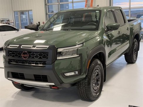 Used 2025 Nissan Frontier PRO-4X image 6