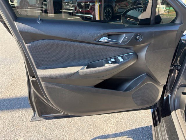 Used 2018 Chevrolet Cruze LT w/ Redline Edition FWD image 12