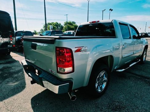 Used 2010 GMC Sierra 1500 SLE w/ All-Terrain Package AWD/4WD image 6