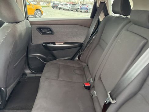 Used 2023 Nissan Rogue S image 12