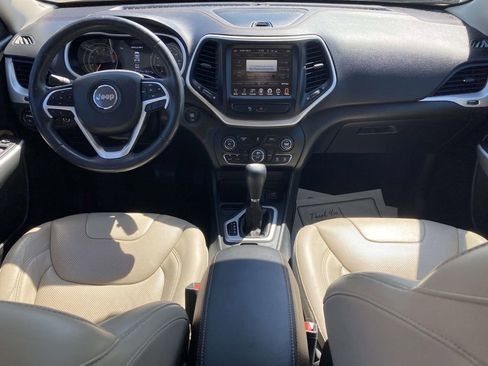 Used 2018 Jeep Cherokee Limited w/ Luxury Group image 11