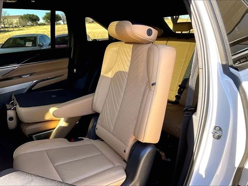 Used 2025 Cadillac Escalade IQ Sport 2 image 19