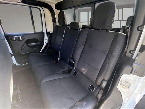 Used 2023 Jeep Gladiator Sport AWD/4WD image 22
