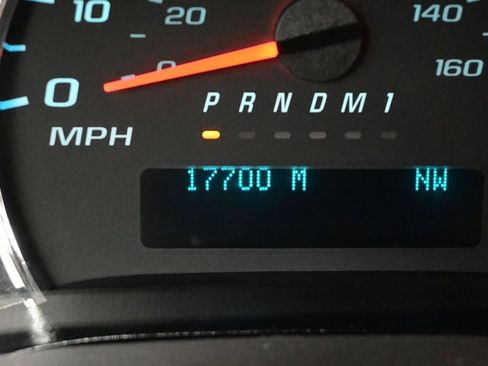 Used 2025 Chevrolet Express 3500 LT w/ LT Preferred Equipment Group RWD image 12