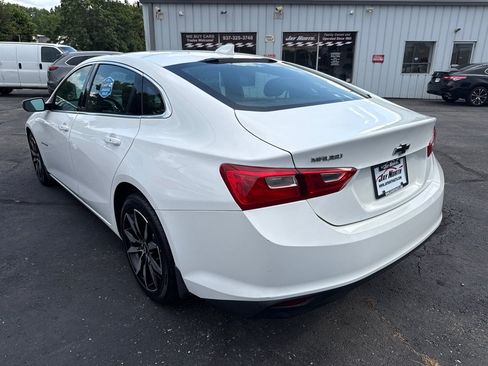 Used 2017 Chevrolet Malibu LT FWD image 5