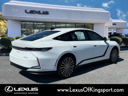 New 2026 Lexus ES 350e w/ Convenience Package FWD image 4
