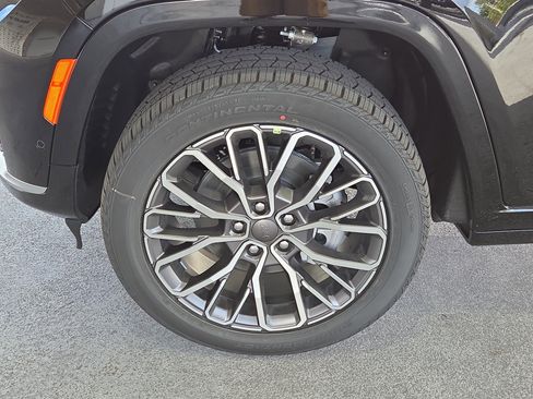 New 2025 Jeep Grand Cherokee L Summit image 11