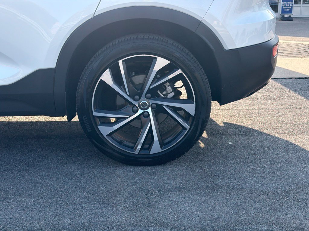 Used 2021 Volvo XC40 T4 R-Design w/ Protection Package Premier FWD image 26