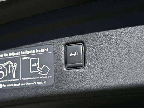 Used 2019 INFINITI QX50 Essential w/ Sensory Package AWD/4WD image 21