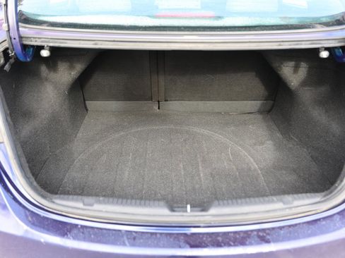 Used 2011 Hyundai Elantra GLS image 8