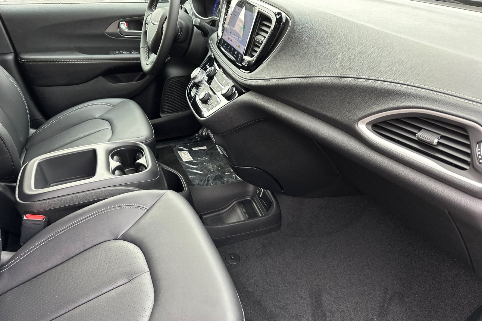 New 2026 Chrysler Pacifica Select w/ S Appearance Package FWD image 21