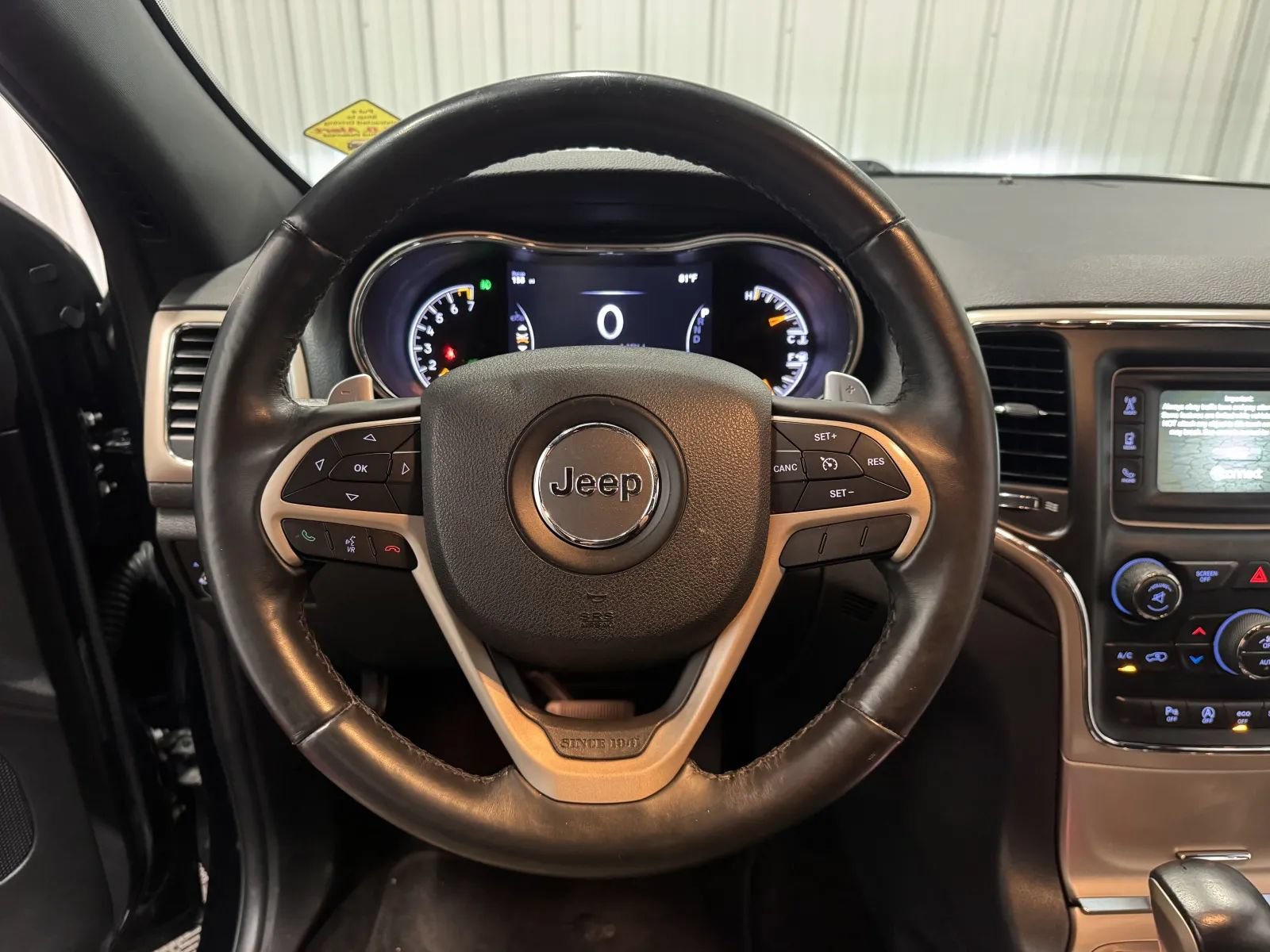 Used 2017 Jeep Grand Cherokee Laredo w/ Quick Order Package 23E AWD/4WD image 19