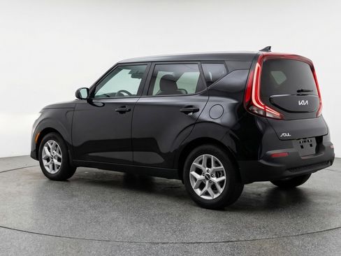 Used 2025 Kia Soul LX w/ LX Technology Package image 6