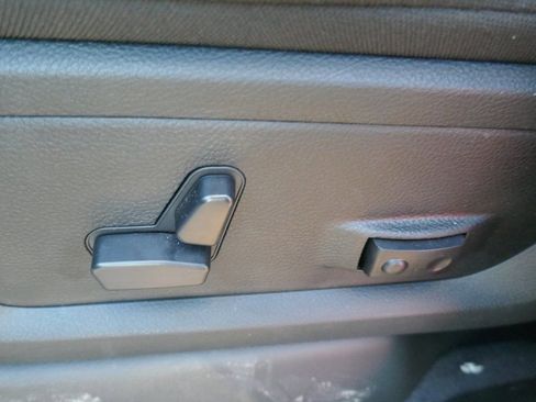 New 2026 RAM 2500 Big Horn AWD/4WD image 15