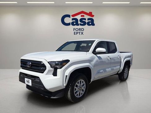 Used 2025 Toyota Tacoma SR5 image 6