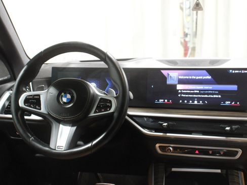Used 2025 BMW X5 xDrive40i w/ M Sport Package AWD/4WD image 2