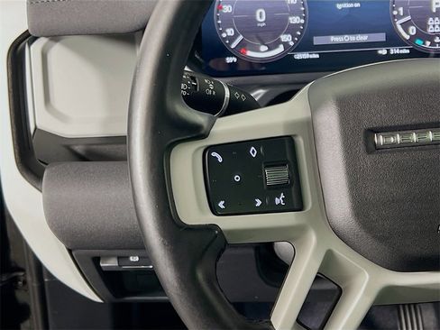 Used 2023 Land Rover Defender 130 SE image 10