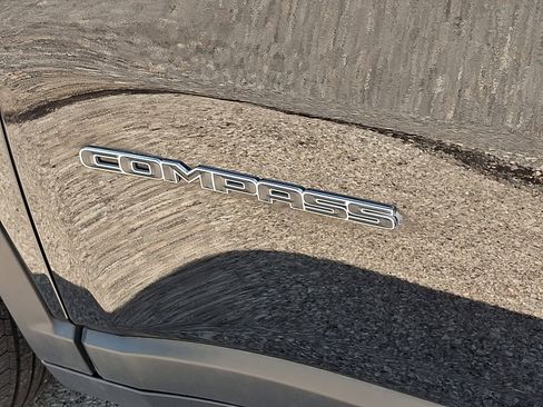 Certified 2018 Jeep Compass Sport AWD/4WD image 28