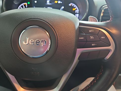 Used 2021 Jeep Grand Cherokee Trailhawk w/ Trailhawk Luxury Group AWD/4WD image 18