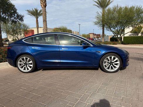 Used 2018 Tesla Model 3 Long Range image 2