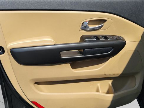 Used 2016 Kia Sedona LX w/ LX Convenience Package FWD image 16