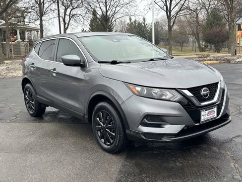 Used 2020 Nissan Rogue Sport S image 3