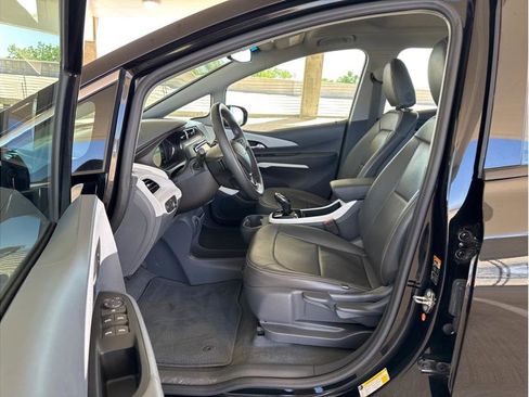 Used 2017 Chevrolet Bolt LT FWD image 10