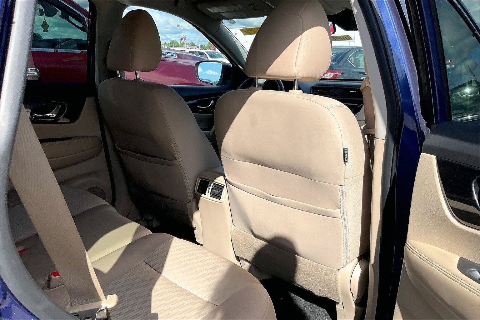 Used 2020 Nissan Rogue SV FWD image 9