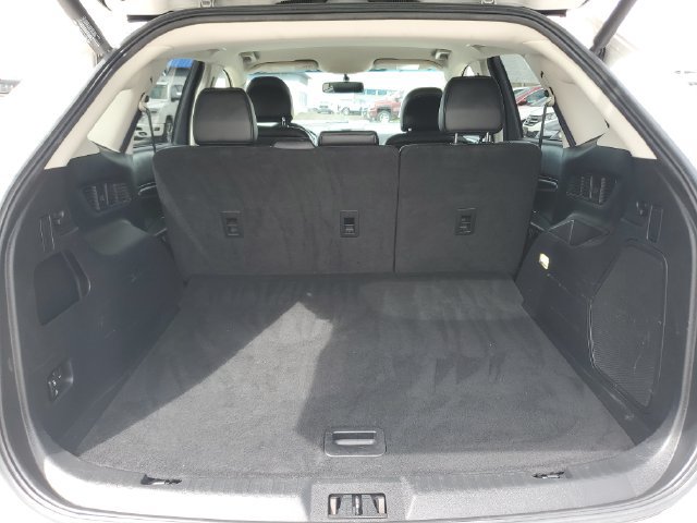 Used 2016 Ford Edge Titanium w/ Technology Package FWD image 9