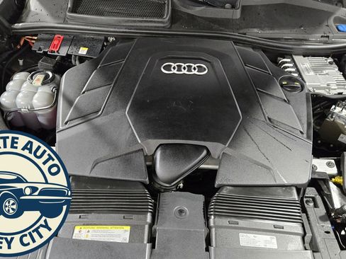 Used 2019 Audi Q8 Prestige w/ Luxury Package image 35